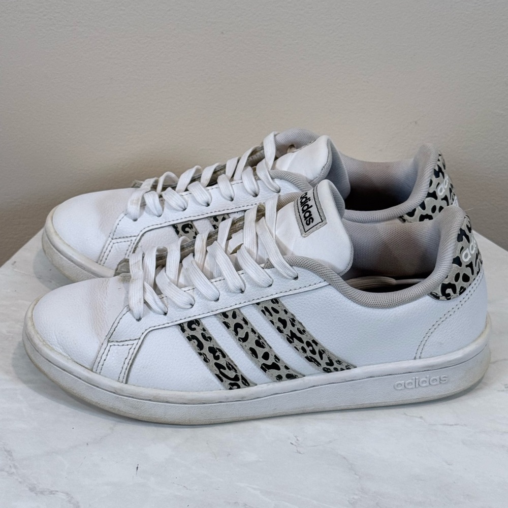 🔥Adidas Women's White Leopard Sneakers Size 7.5 EUC🔥